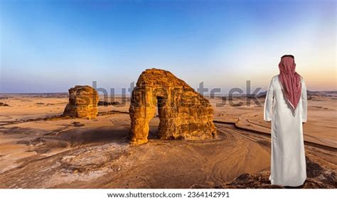 Saudi Arabia Adult Man Traditional Arabian Stock Photo 2364142991 ...