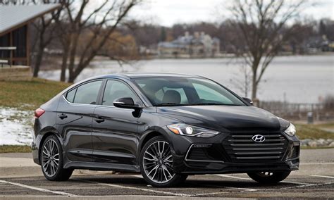 Hyundai elantra фото