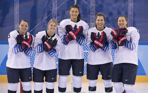 U S Olympic Women S Hockey Team Includes Five Boston College Players America Magazine