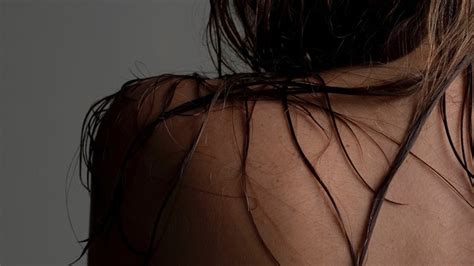 Why Is Your Hair Greasy After Washing It Heres What Might Be Causing It — Photos