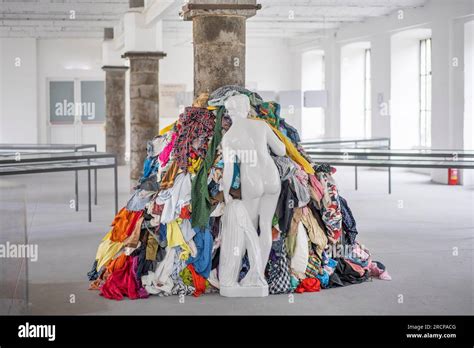 Michelangelo Pistoletto, Venus of rags, 1967, Pistoletto Foundation ...