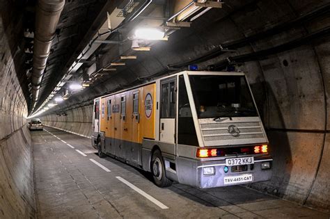 Dans Le Tunnel Sous La Manche Sur La Route Vers L Angleterre