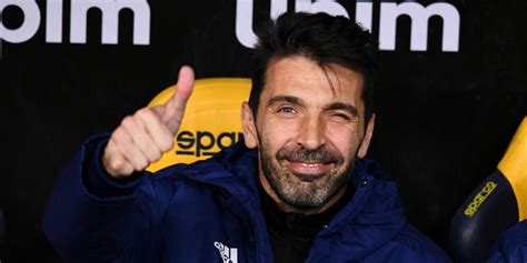 Buffon Leterno Amore Per La Juventus Lestate Del 2006 è Stata Un