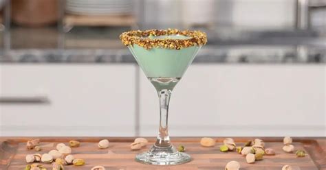 Pistachio Martini Recipe » Purwa's Kitchen