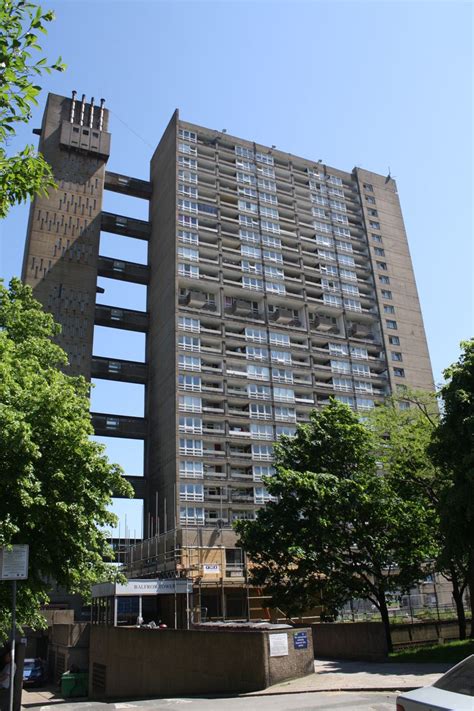 Shadows & Light: Balfron Tower