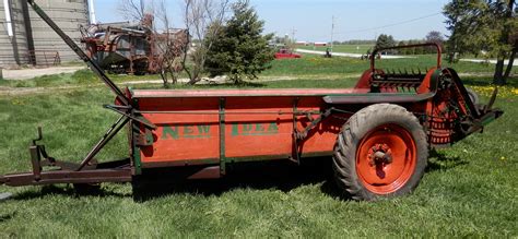 New Idea No A Ground Driven Manure Spreader Dresser Beater