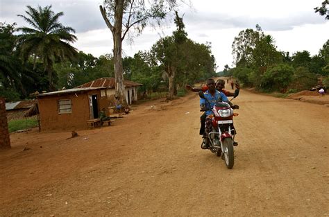 Moto Fizi Sud Kivu Rdc Juin Justine Brabant Flickr