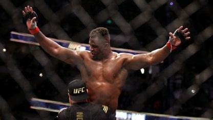 Francis Ngannou Le Gan A Ciryl Gane Y Es El Rey De Los Pesos Pesados