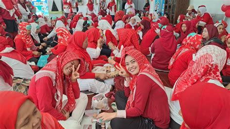 Keseruan Anggota Dharma Wanita Persatuan Kab Demak Jelang Hut Ri Ke