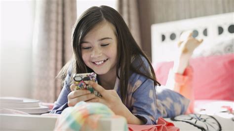 BEST ️ Phones for Kids and Teenagers in 2024 | FindMyKids