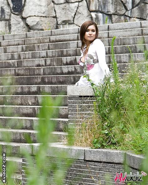 Hot Avidol Maria Ozawa Is Posing Outdoor Pics XHamster