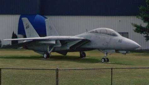 Last F-14 to Land on Aircraft Carrier Arrives at its New Home