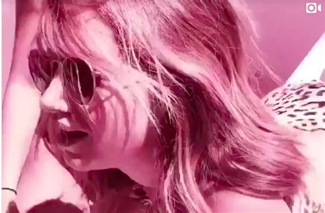 Vanessa Hudgens Y Ashley Tisdale Se Graban Haciendo Twerking En Bikini