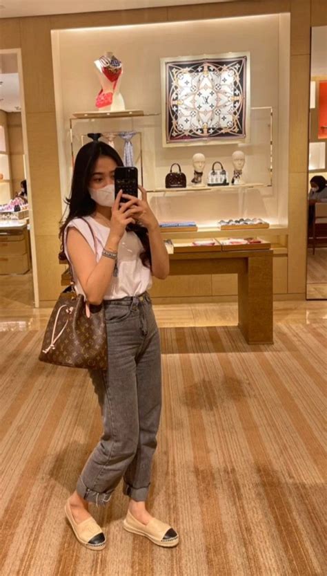 Pin Oleh Di Ootd Di Gaya Model Pakaian Model