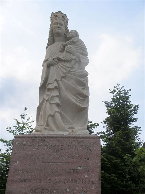 Statue De La Vierge Du Mai