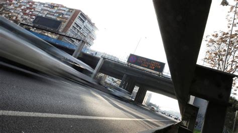 Fin Al Periodo De Aviso Madrid Comienza A Multar A Los Coches Sin