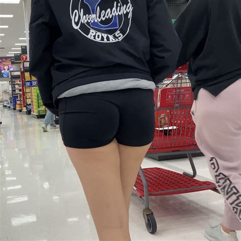 Gym Latina In Grey Leggings Bend Over And A Bonus Shot Spandex Leggings Yoga Pants Forum