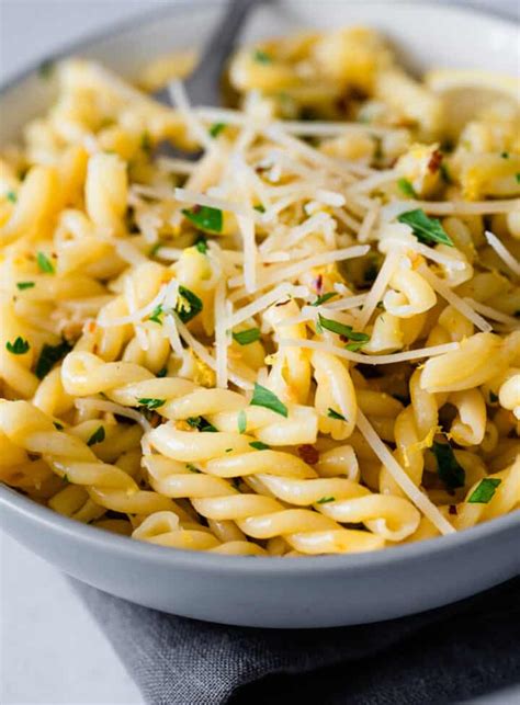 Gemelli Pasta With Lemon And Garlic Pinch And Swirl