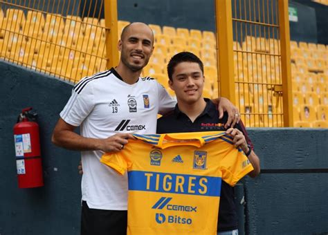 Convive Noel León piloto de RB Junior Team con Tigres