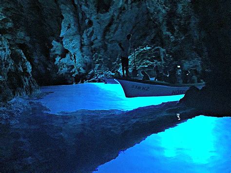 How To Visit Bisevo Blue Cave Croatia On Bi Evo Island Near Vis Island