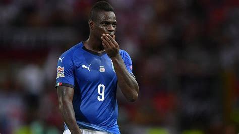 Balotelli LÉquipe Rivela Il Peso Sulla Bilancia Del Nizza 100 Chilogrammi A Luglio