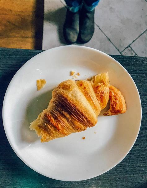 Where To Find The Best Croissant In Paris - Dreamer at Heart