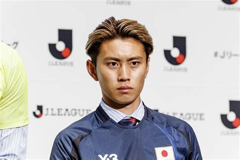 「松木の落選をどう思った？」記者30人がfc東京・荒木遼太郎に殺到した…松木玖生“まさかの落選”のウラ側、町田・黒田剛監督も“教え子”に気遣い