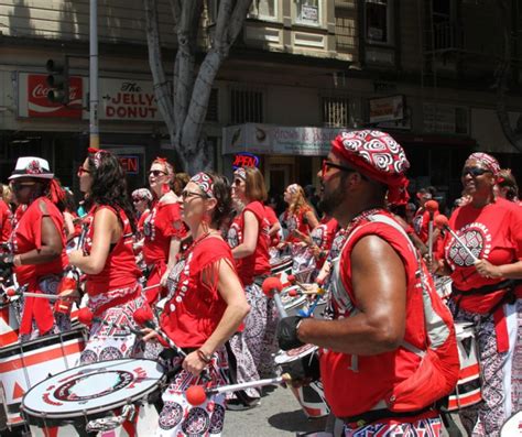 Carnaval Deve Movimentar R Bilh Es No Turismo Em Diz Cnc