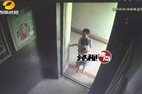 2岁女童被熊孩子关电梯坠亡：别让孩子变成小霸王