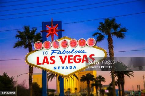 341 Las Vegas Sign Night Stock Photos, High-Res Pictures, and Images - Getty Images