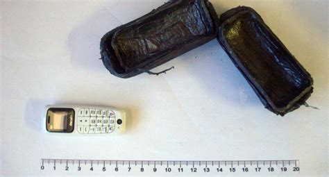 Mulher é detida ao tentar entrar na penitenciária de Itirapina celular escondido na vagina