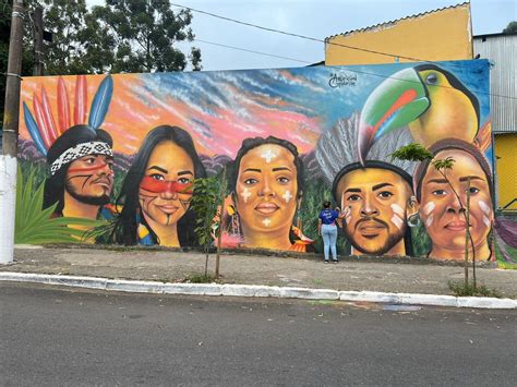 Grafiteiro Cria Mural Gigante Em Sp Em Homenagem Ao Projeto Mem Rias