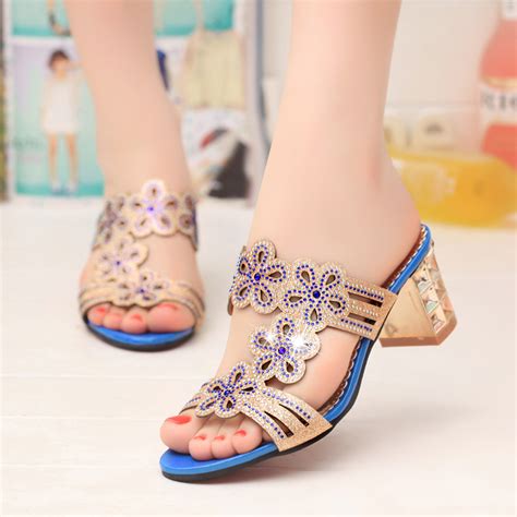 Summer 2019 New Mother Fashion With Thick Heel Slippers Women Wear Rhinestones Large Size