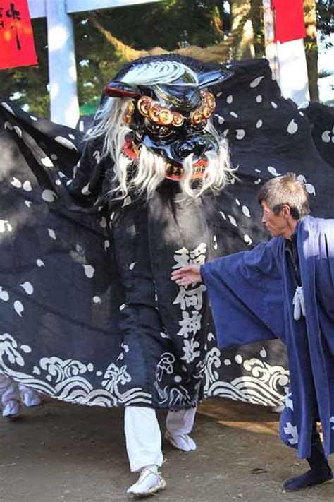 白鷹町西高玉稲荷神社の獅子舞：獅子宿燻亭6