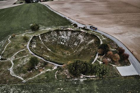 Lochnagar Crater Travel In Pink