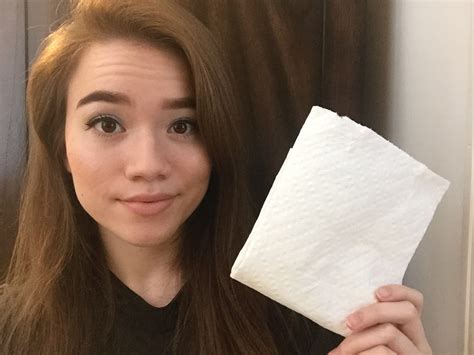 How To Take A Better Selfie Using A Paper Towel As A Makeshift Photographers Tool