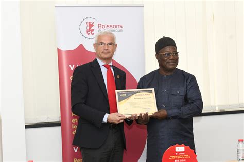 Boissons Du Cameroun Reçoit Le Prix De Lentreprise Citoyenne De L