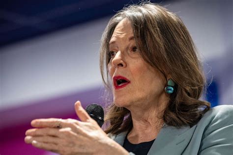 Marianne Williamson Suspends Presidential Campaign Ending Long Shot