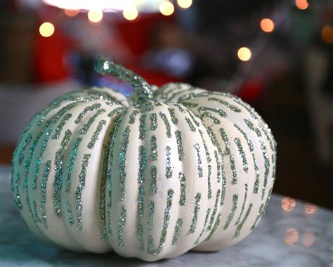 The Easiest Glitter Pumpkins - Aunt Peaches