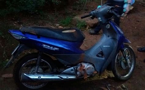 Motociclista morre após cair em quebra molas improvisado em rua de