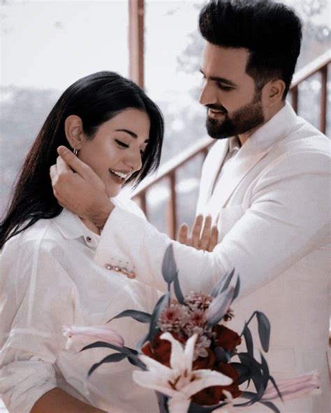 Sarah Khan And Falak Shabir Couples Poses For Pictures Romantic