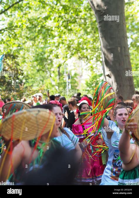 Berlin Karneval Der Kulturen Stock Photo Alamy