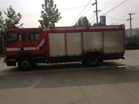 Wheel Cbm Fire Fighting Vehicle Chengli Clw Special Automobile