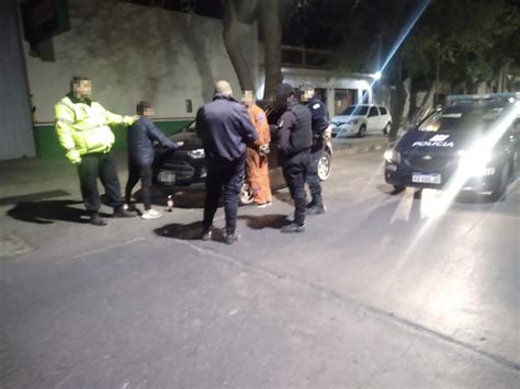 Descontrol En Mendoza Detuvieron A Un Hombre Borracho Armado Y