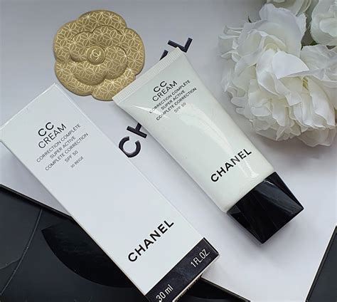 Моя городская защита от солнца с тонирующим эффектом. Chanel CC Cream ...