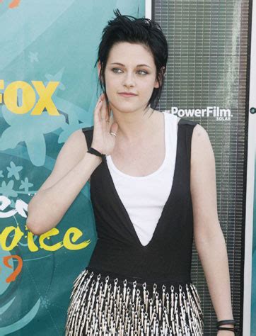 Twilight Star Stewart To Get Naked On Screen