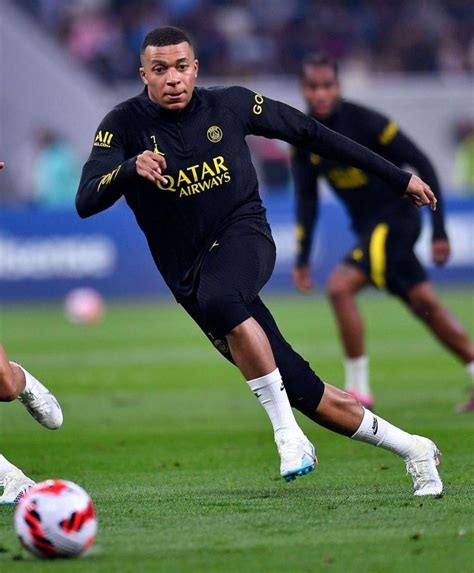 Kylian Mbappe Training Psg Jan Kylian Mbapp Men In Uniform