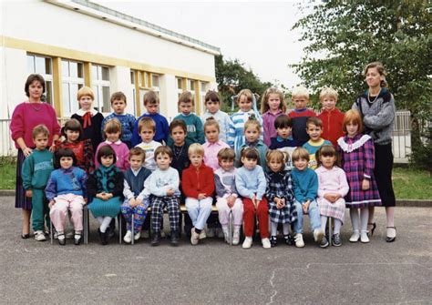 Photo de classe 3e année de maternelle de 1988 Ecole Primaire Kerbach