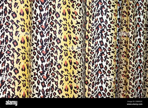 Leopard Texture Background Stock Photo - Alamy