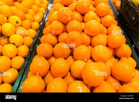Citrus Fruit On The Supermarket Stall Stock Photo Alamy